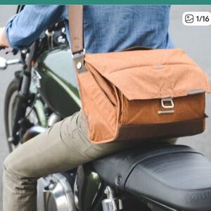 PEAK DESIGN The Everyday Messenger (13") in Heritage Tan